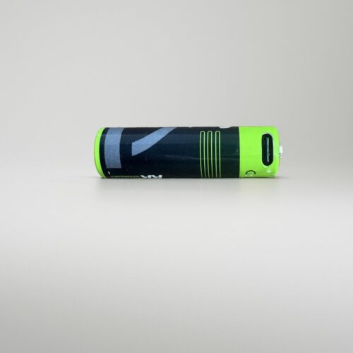USB充電式AAリチウムイオン電池 - ポータブル電源