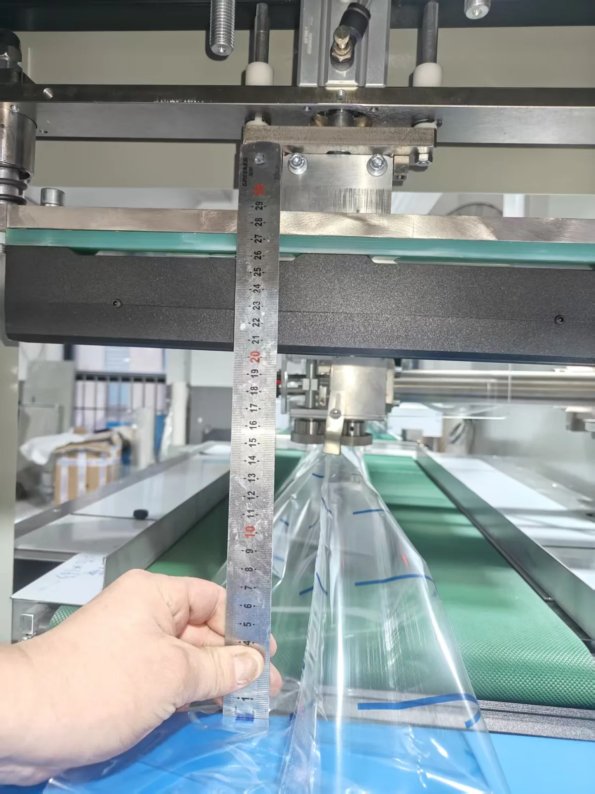 automotive parts flow wrapping machine project image 1