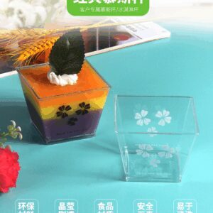 115ml Plastic dessert cup with lid CH41