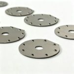 Staffe Stampate Personalizzate per assemblaggi automobilistici, industriali e di macchinari
