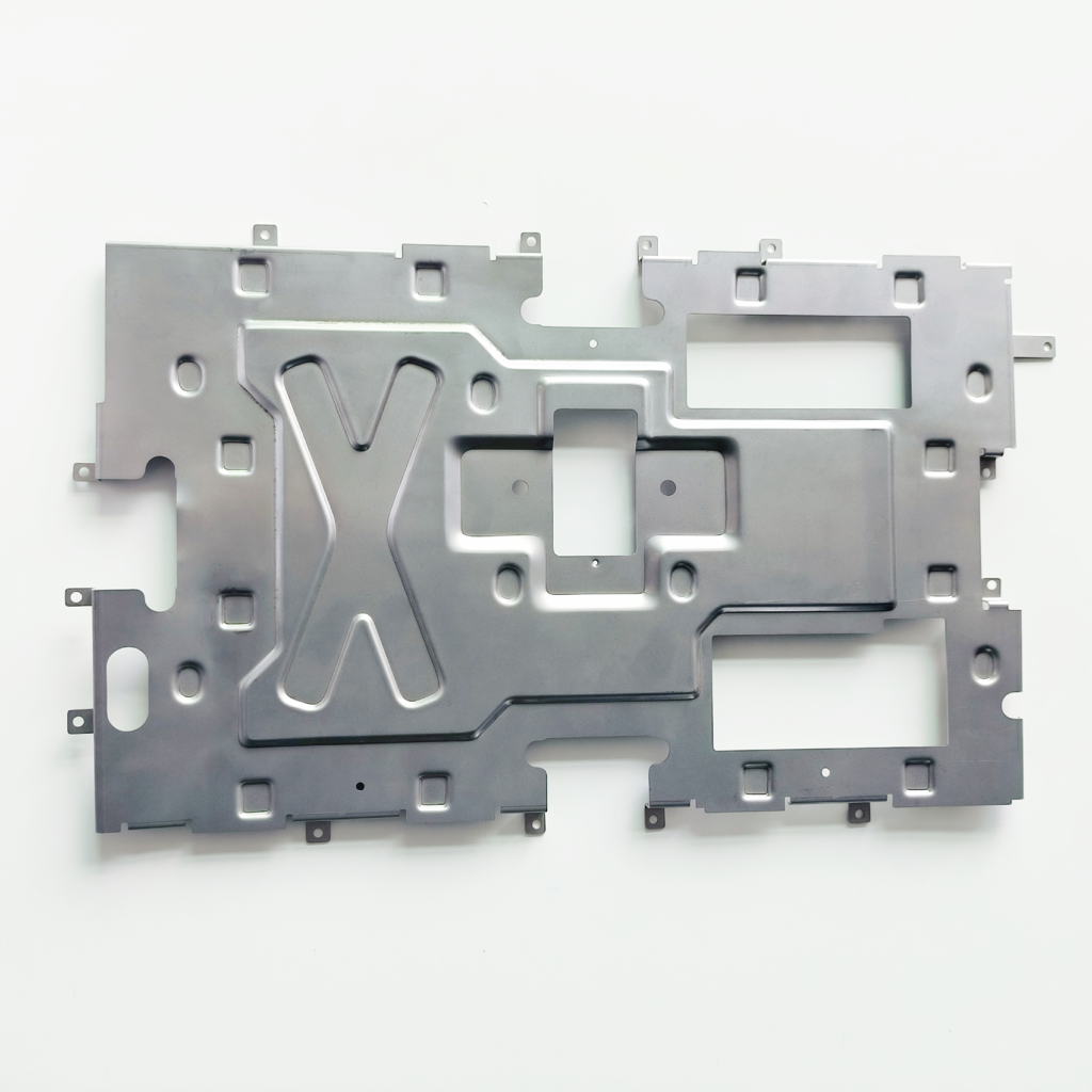Placas de estampado de metal personalizadas para componentes de soporte estructural en ensamblaje de equipos industriales pesados