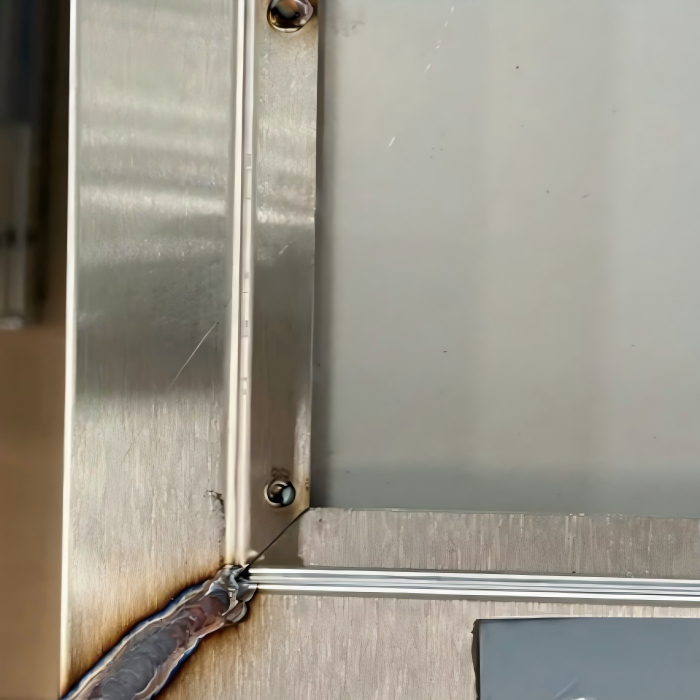Service de fabrication par soudage TIG de l'aluminium pour pièces métalliques légères de faible épaisseur