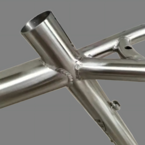 Cadre de vélo en titane soudé TIG de précision avec profil de soudure lisse et durabilité