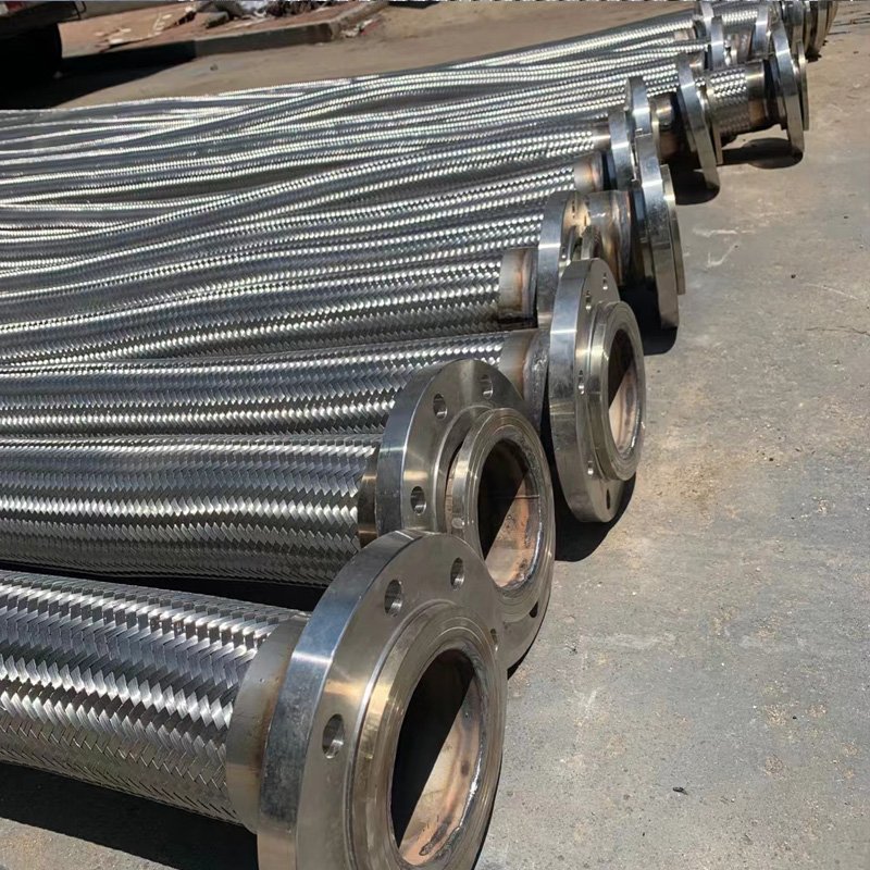 Stainless steel flexible metal hose for limited compact installation space