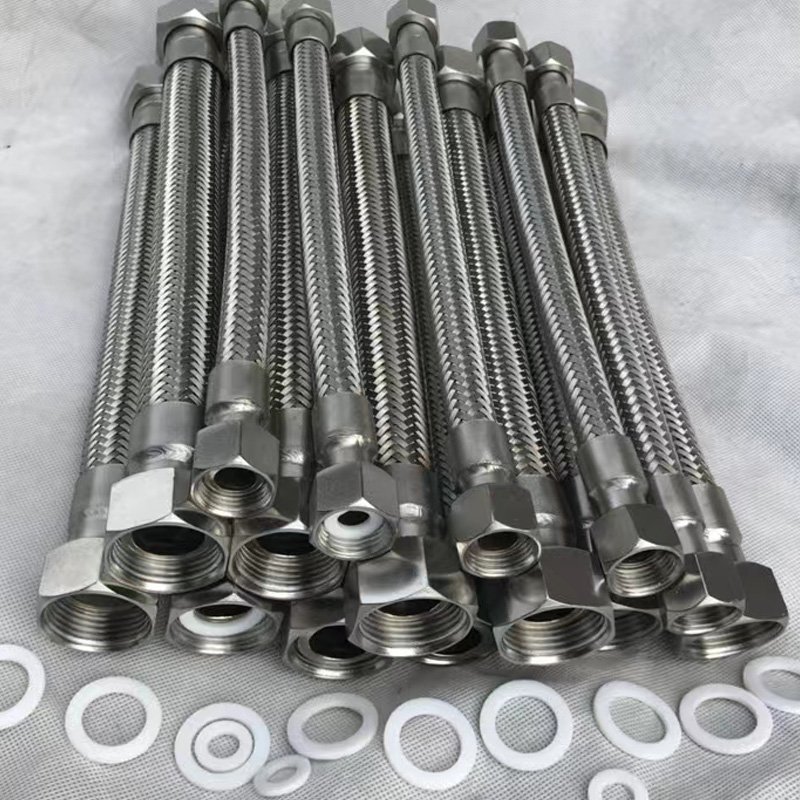 Industrial stainless steel braided hose absorbing pipeline vibration and thermal expansion