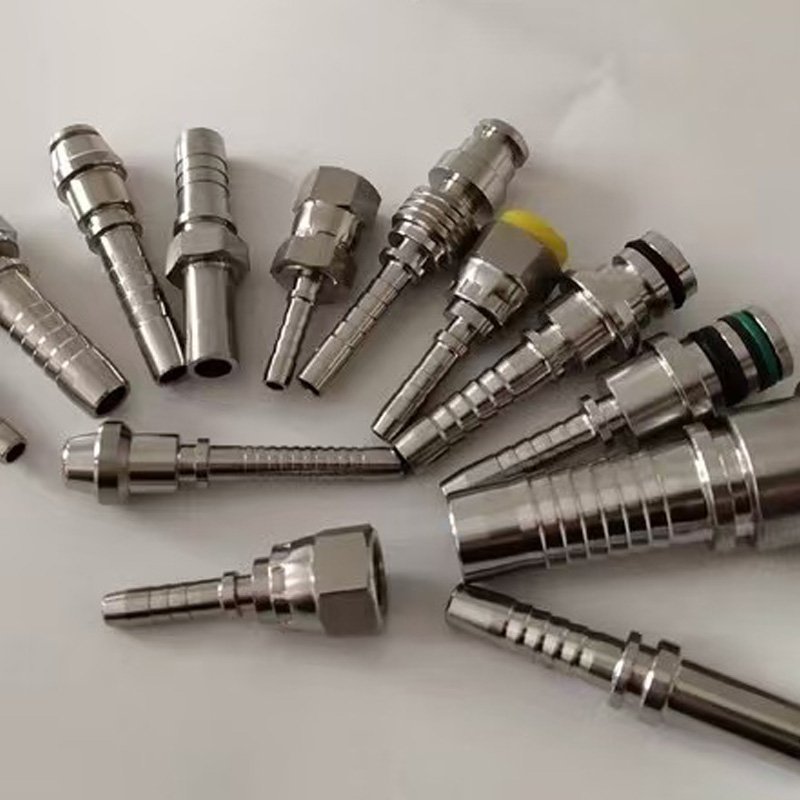Stainless steel hose end fitting for stable pipe joining on industrial facility sites